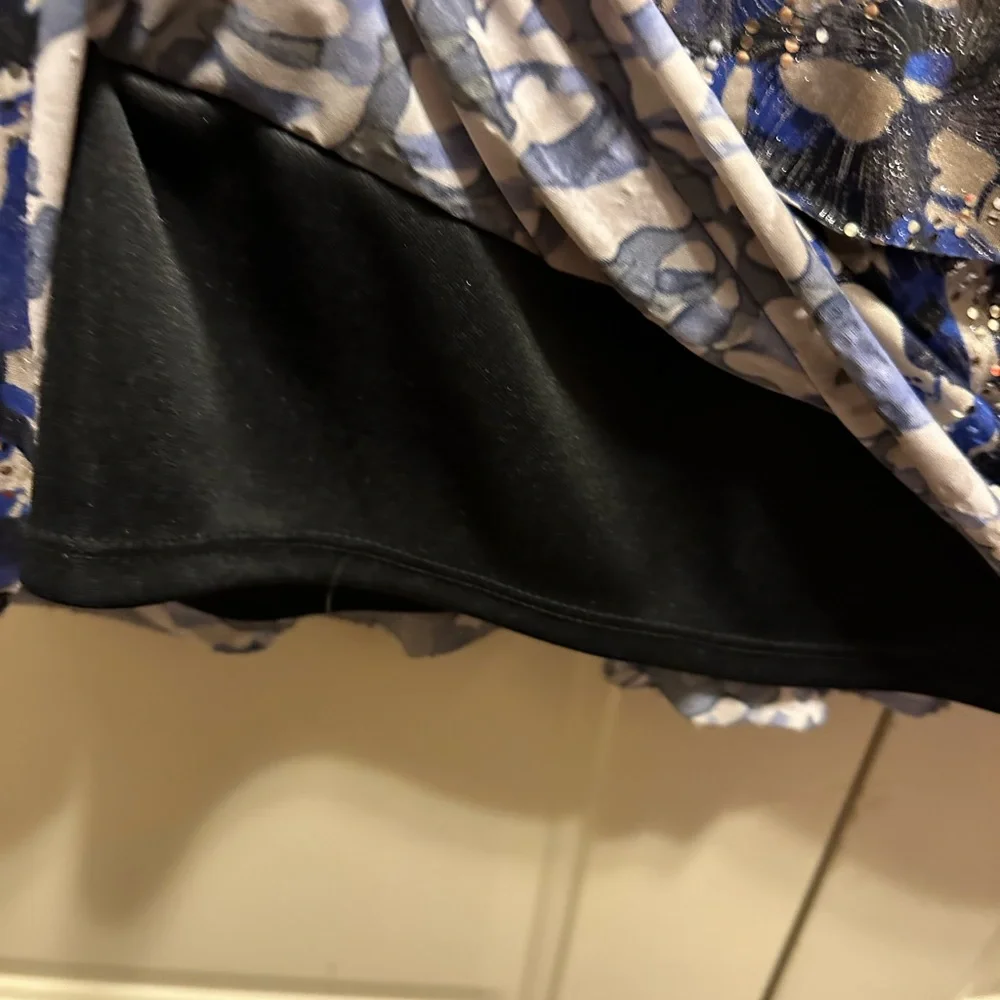 DONATED ❌Dressbarn, Sequin Tiered Blouse, Sz 2X - Picture 5 of 8
